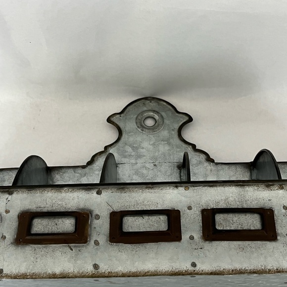 Vintage Galvanized Metal 5 Slot Wall Hanging Organizer - Picture 3 of 7